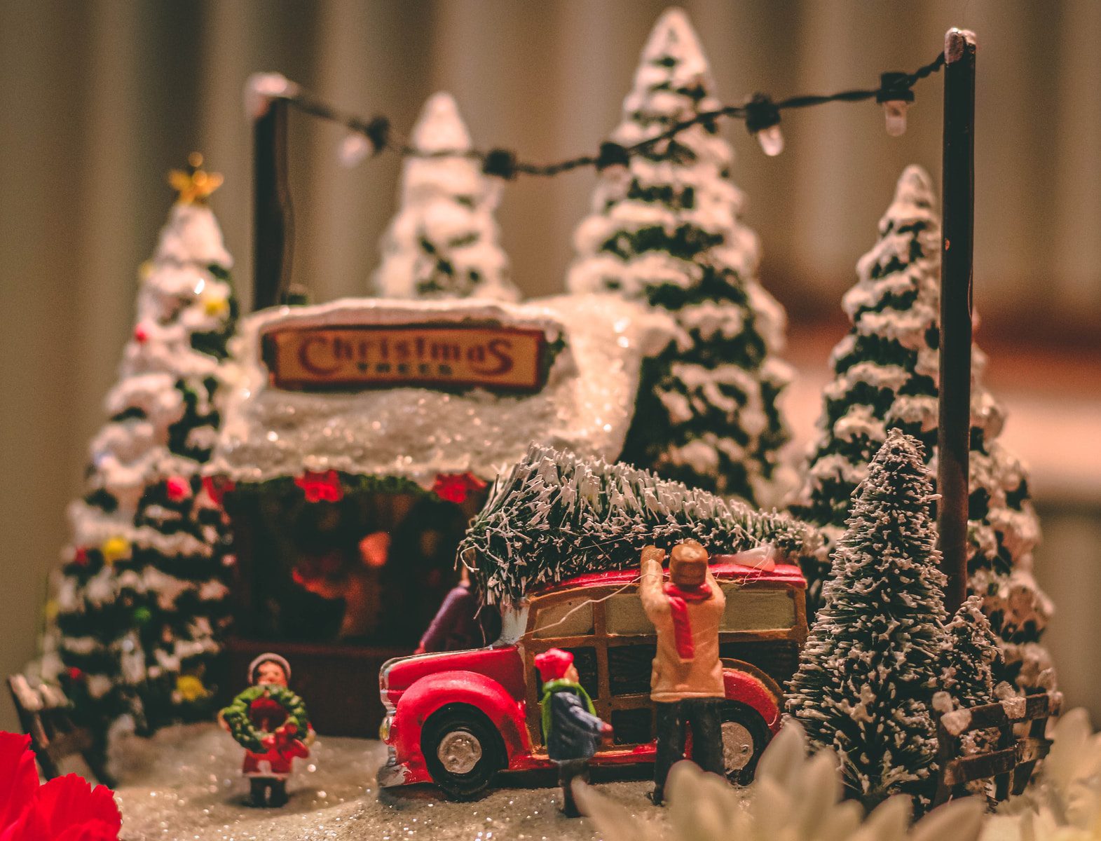 5 Ways to Love Your Neighbor at Christmas